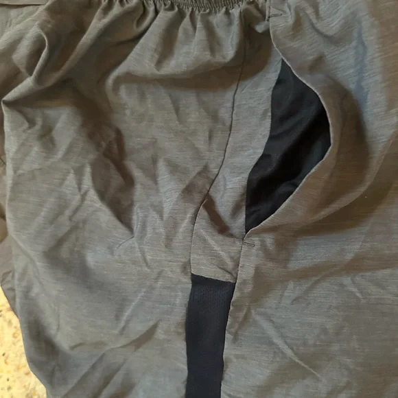 Nike Men's Gray and Black Shorts. Size XL. Like New! - Picture 9 of 16